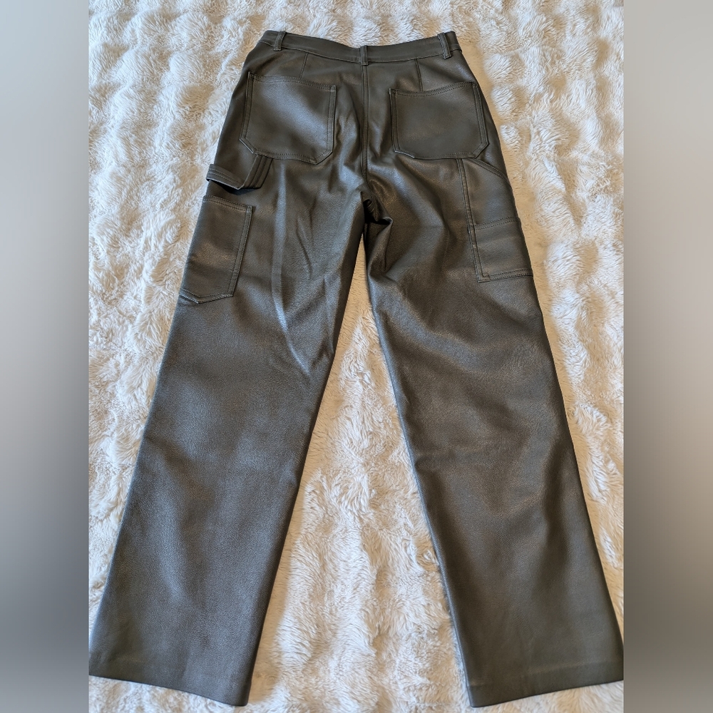 NWOT Aritzia Wilfred Vegan Leather Cargo Pants Olive Green - Picture 5 of 7